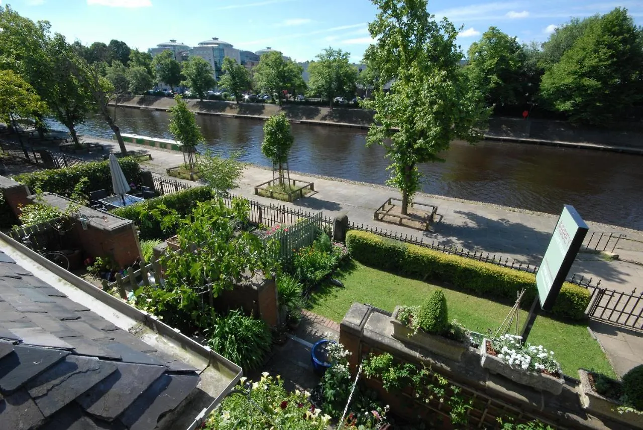 Επικοινωνία με το Abbey Guest House York